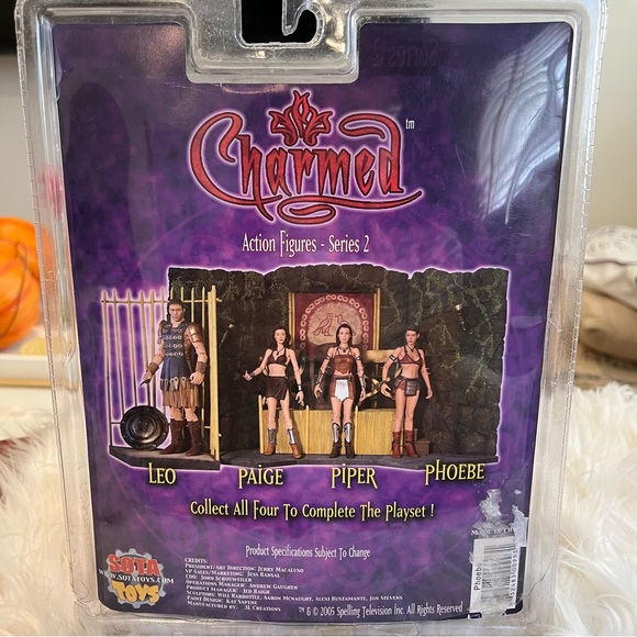 Sota Toys Series 2 Charmed Phoebe Action Figure - Picture 4 of 5